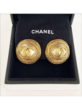 Chanel Vintage Gold Pearl CC Logo Birds Nest Earrings 94A